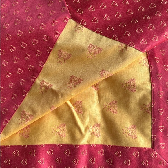 Amelie Michel 🇫🇷 Fabric. Set of 8 Napkins and Table Cover - Picture 6 of 7